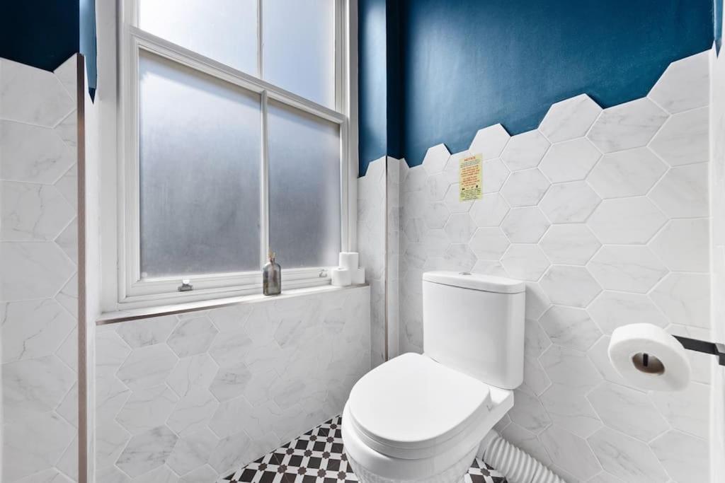 Comfort 2bedroom, 2bathroom With Ac London