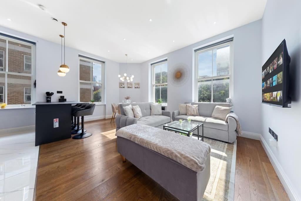 Comfort 2bedroom, 2bathroom With Ac London